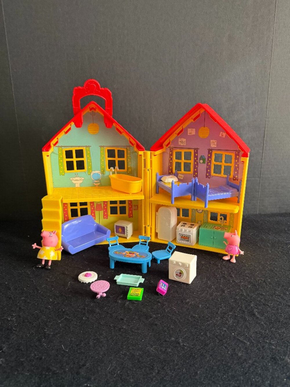 Peppa Pig Deluxe Doll House Playset By Jazzwares
